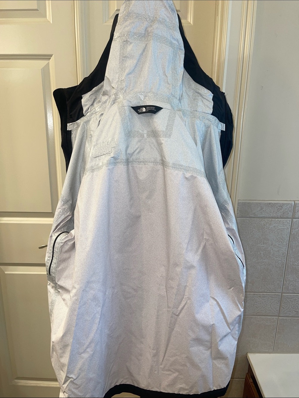 The North Face Red and Black Hooded Rain Shell - Picture 5 of 6